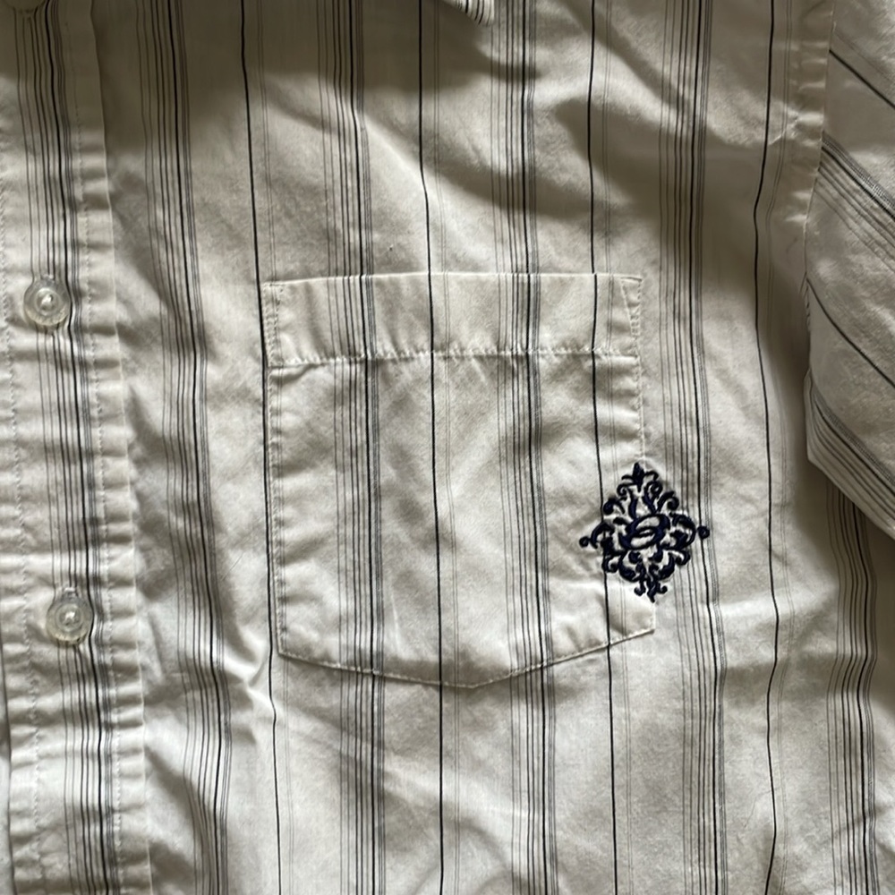Lightweight button down - Picture 3 of 4